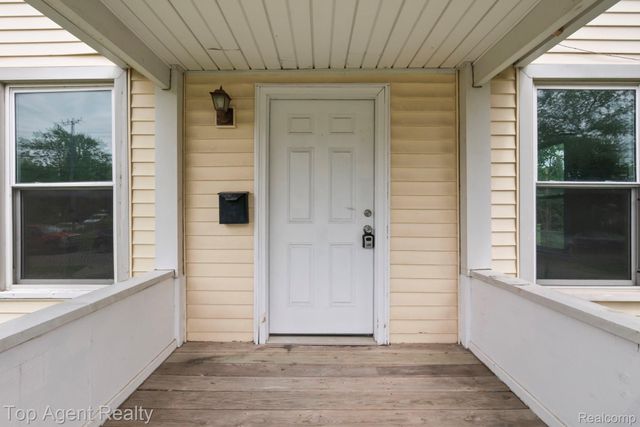 50 Henderson Street, Pontiac, MI 48341