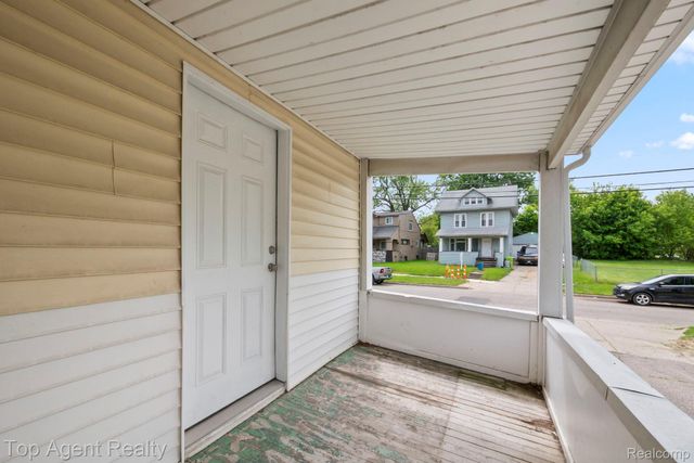 50 Henderson Street, Pontiac, MI 48341