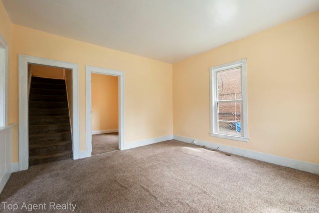 50 Henderson Street, Pontiac, MI 48341
