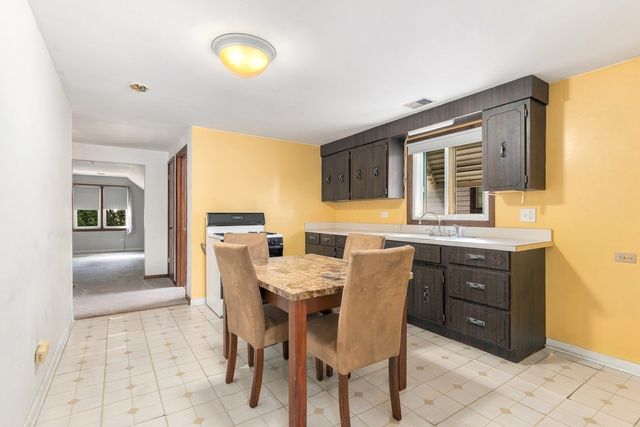 5340 S Mcvicker Avenue, Chicago, IL 60638