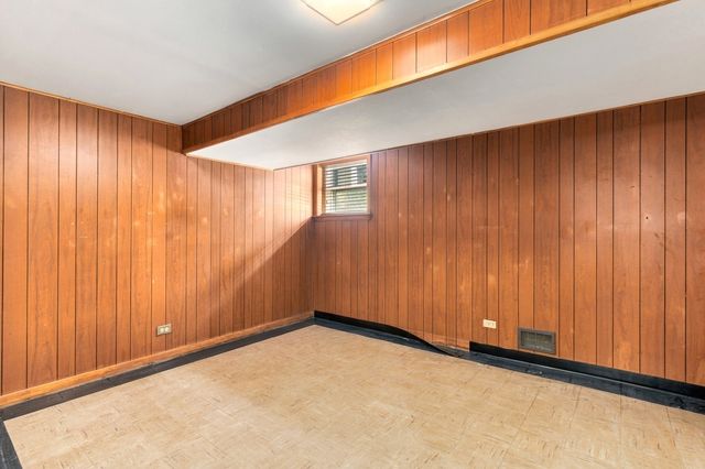 5340 S Mcvicker Avenue, Chicago, IL 60638