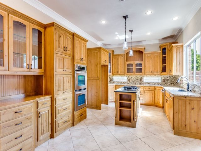 708 Whitetail Deer Lane, Crowley, TX 76036