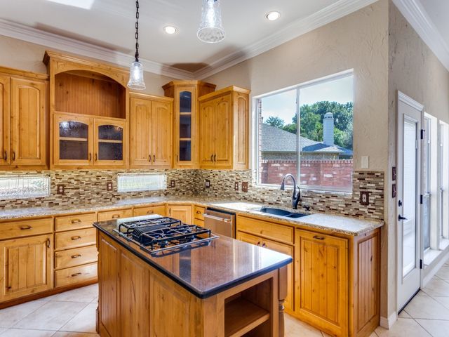 708 Whitetail Deer Lane, Crowley, TX 76036