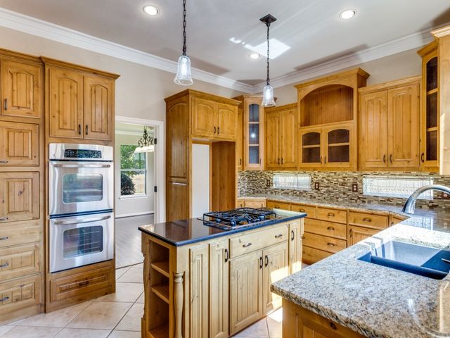 708 Whitetail Deer Lane, Crowley, TX 76036