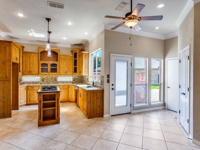 708 Whitetail Deer Lane, Crowley, TX 76036