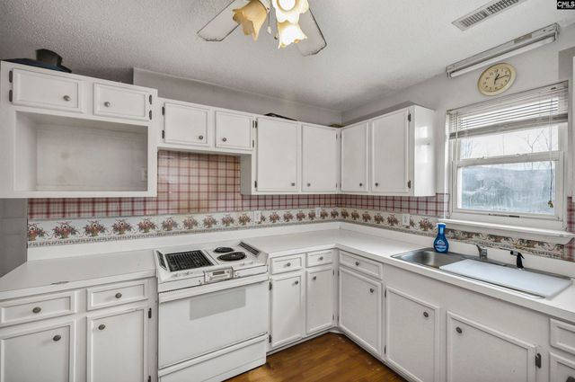 142 Fox Meadow Lane, Hopkins, SC 29061