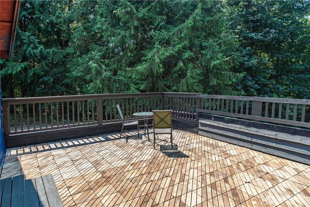 121 S 7th Avenue, Port Hadlock, WA 98339