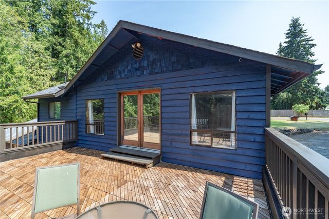 121 S 7th Avenue, Port Hadlock, WA 98339