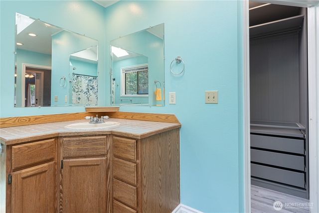121 S 7th Avenue, Port Hadlock, WA 98339