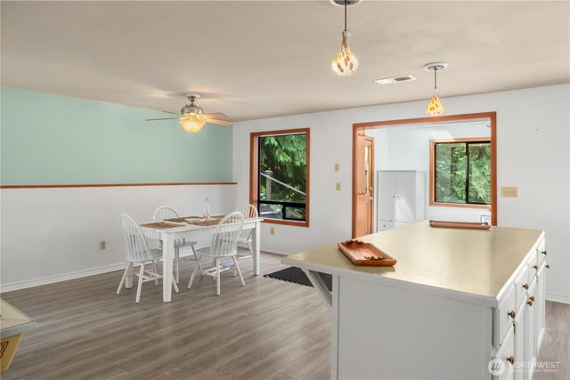 121 S 7th Avenue, Port Hadlock, WA 98339