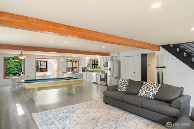 121 S 7th Avenue, Port Hadlock, WA 98339