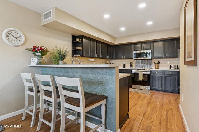 501 S SUNRISE Drive, Gilbert, AZ 85233