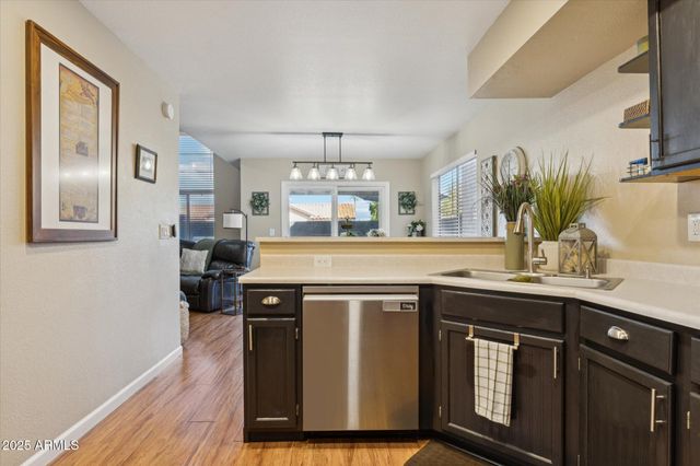 501 S SUNRISE Drive, Gilbert, AZ 85233