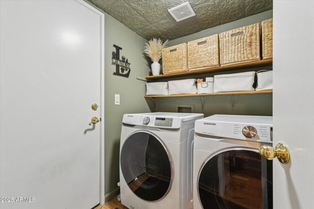 501 S SUNRISE Drive, Gilbert, AZ 85233