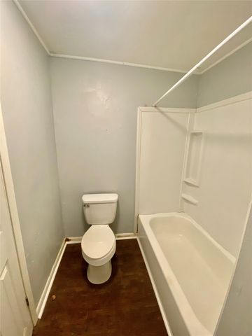 843 College Street, Shreveport, LA 71104