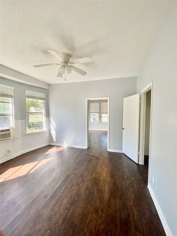 843 College Street, Shreveport, LA 71104