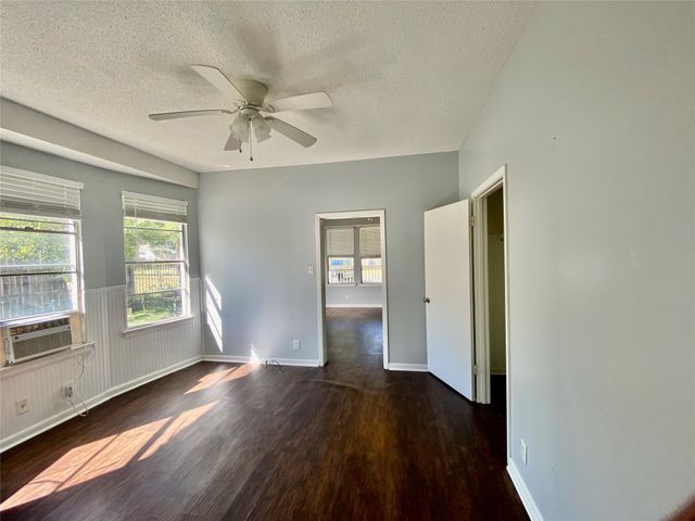 843 College Street, Shreveport, LA 71104