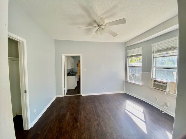 843 College Street, Shreveport, LA 71104