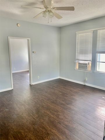 843 College Street, Shreveport, LA 71104