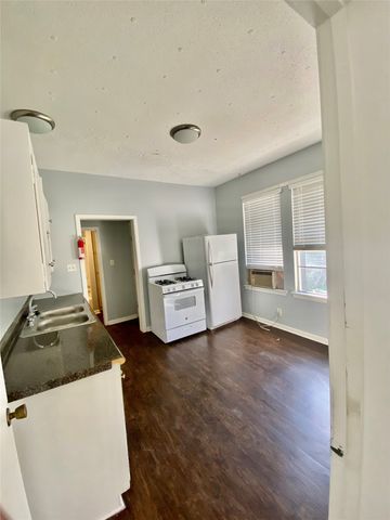 843 College Street, Shreveport, LA 71104