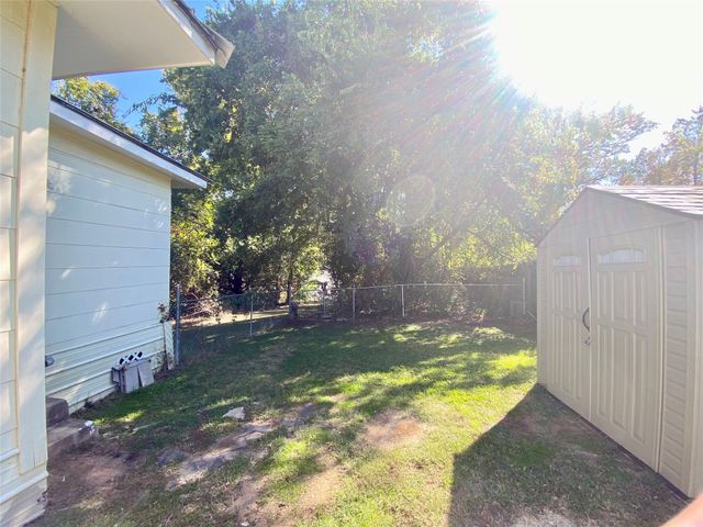 843 College Street, Shreveport, LA 71104