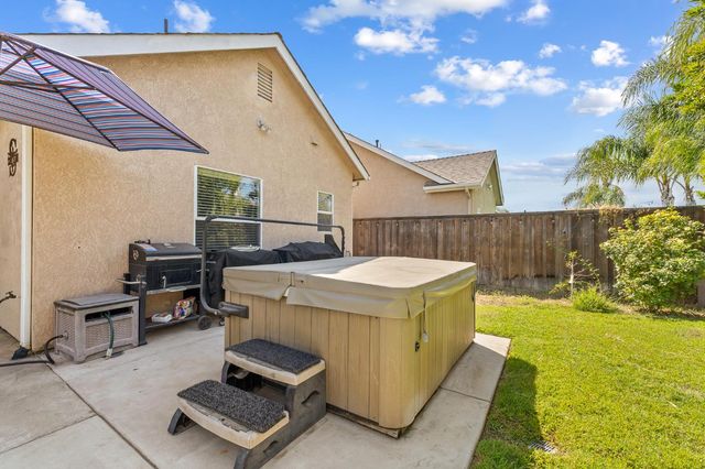 15906 W C Street, Kerman, CA 93630