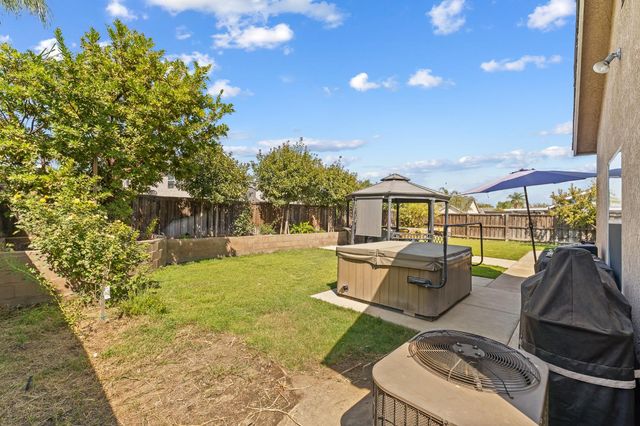 15906 W C Street, Kerman, CA 93630