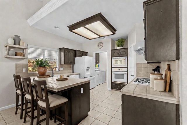 15906 W C Street, Kerman, CA 93630