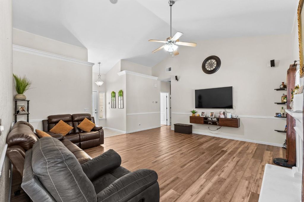 Image 2 of property listing at 15906 W C Street, Kerman, CA 93630