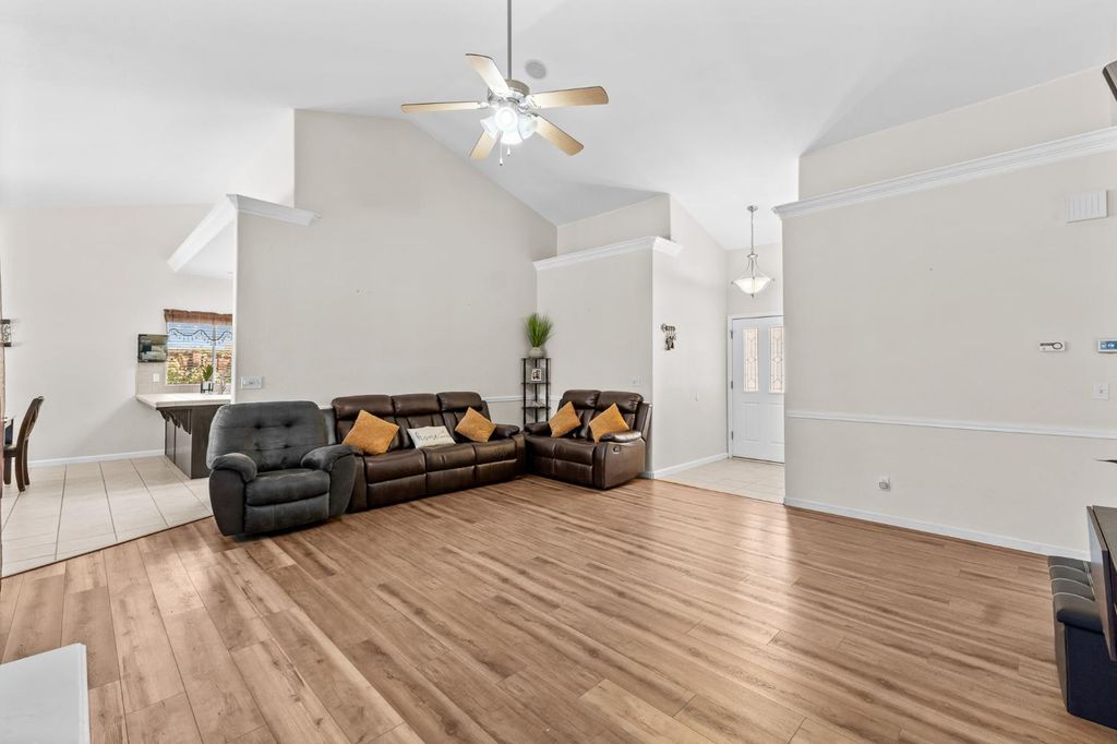 Image 4 of property listing at 15906 W C Street, Kerman, CA 93630