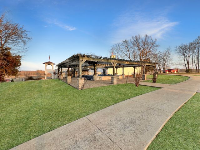 2982 Harvey Bowden Rd, Paris, TN 38242
