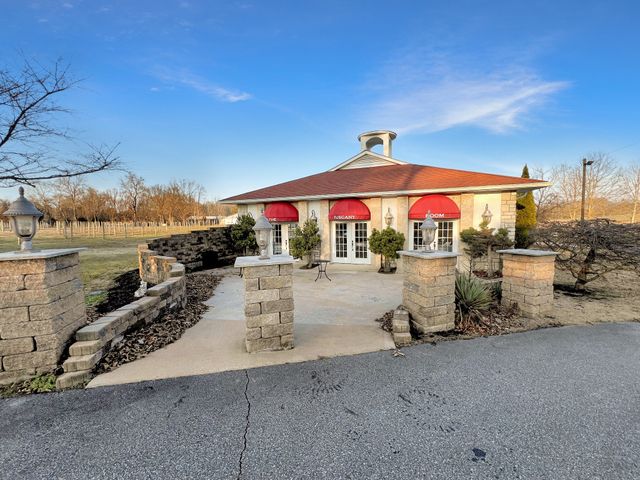2982 Harvey Bowden Rd, Paris, TN 38242