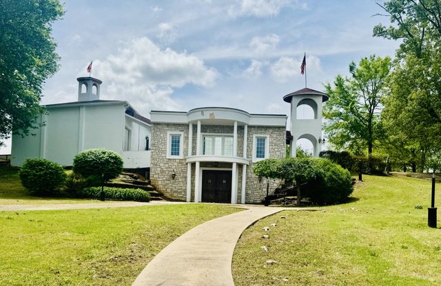 2982 Harvey Bowden Rd, Paris, TN 38242