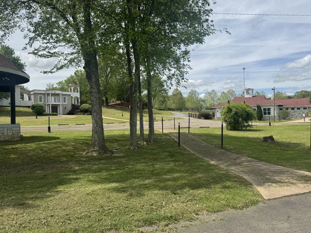 2982 Harvey Bowden Rd, Paris, TN 38242