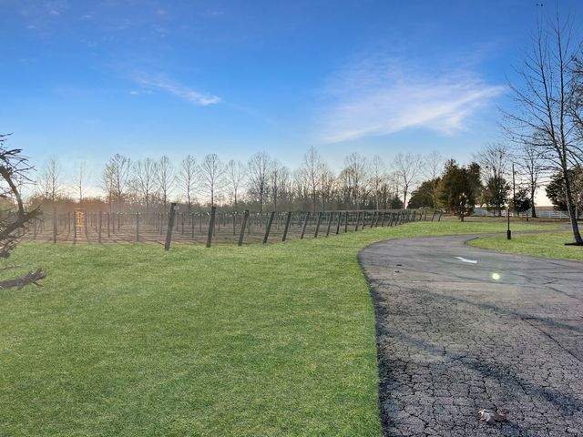 2982 Harvey Bowden Rd, Paris, TN 38242