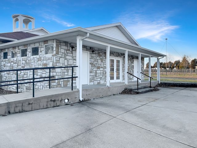 2982 Harvey Bowden Rd, Paris, TN 38242