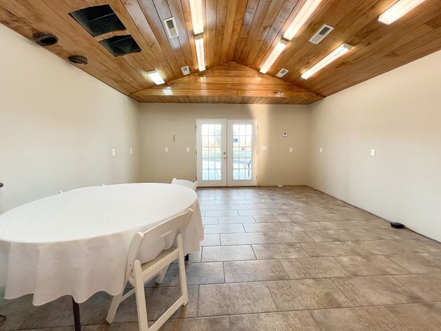 2982 Harvey Bowden Rd, Paris, TN 38242