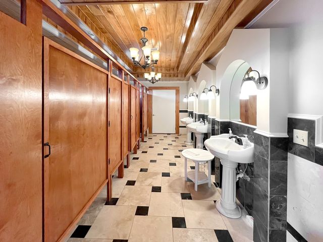 2982 Harvey Bowden Rd, Paris, TN 38242