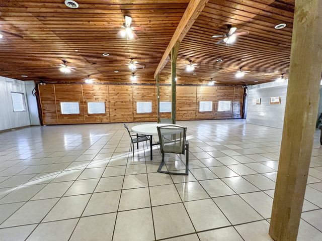 2982 Harvey Bowden Rd, Paris, TN 38242