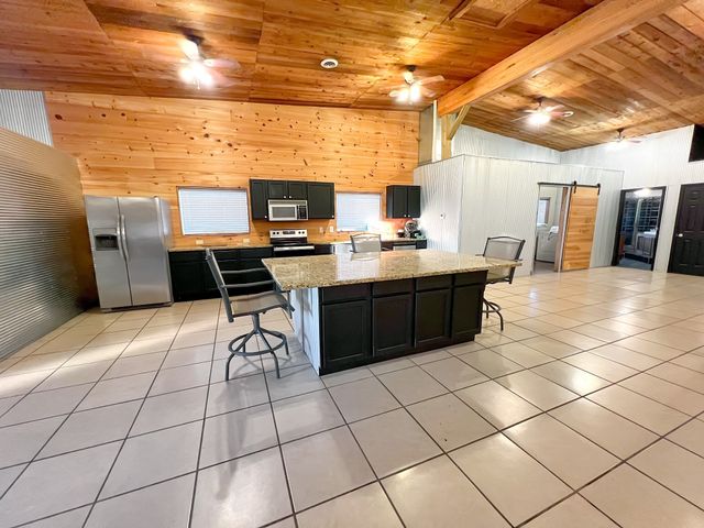 2982 Harvey Bowden Rd, Paris, TN 38242