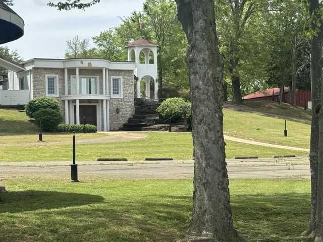 2982 Harvey Bowden Rd, Paris, TN 38242