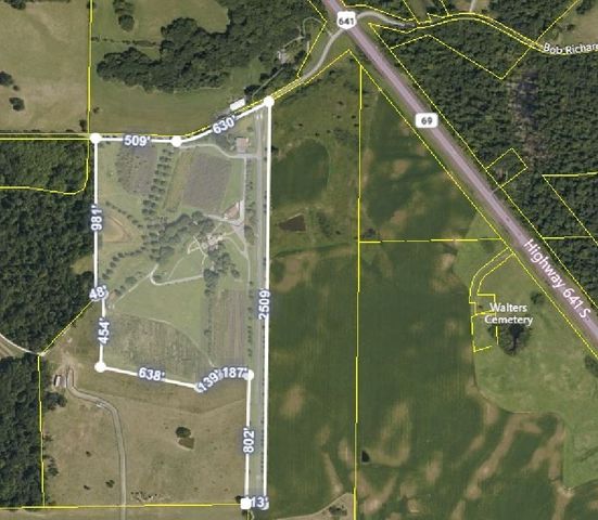2982 Harvey Bowden Rd, Paris, TN 38242