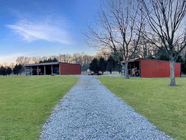 2982 Harvey Bowden Rd, Paris, TN 38242