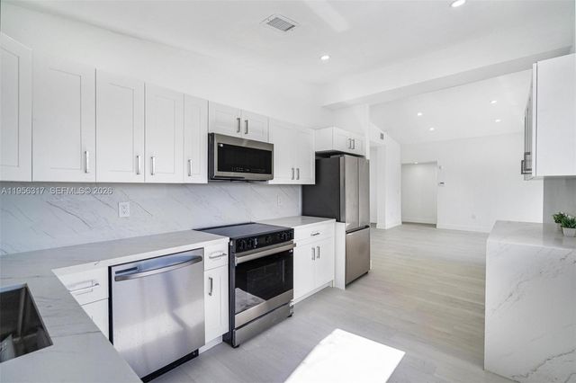 2115 NW 129th St, Miami, FL 33167