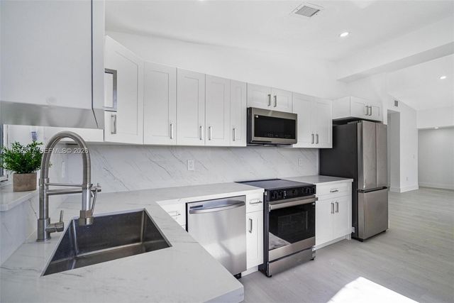 2115 NW 129th St, Miami, FL 33167