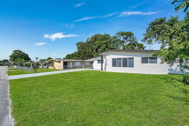2115 NW 129th St, Miami, FL 33167