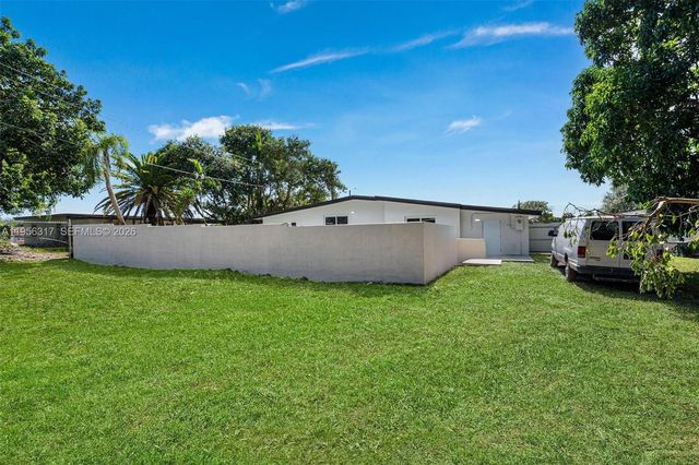 2115 NW 129th St, Miami, FL 33167