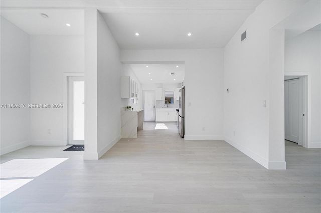 2115 NW 129th St, Miami, FL 33167