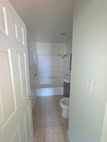 6736 Medora Dr, North Highlands, CA 95660