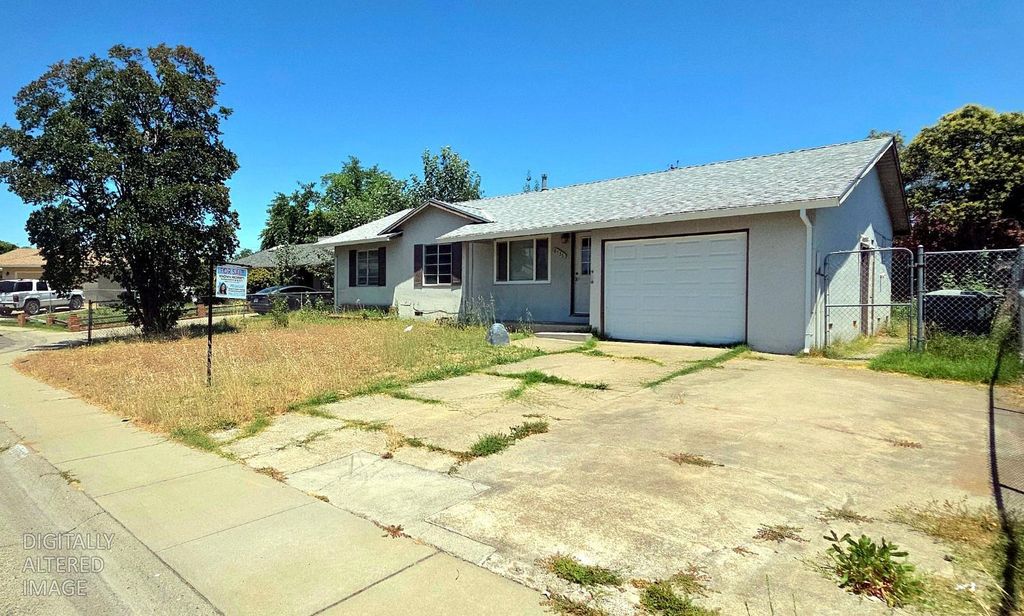 6736 Medora Dr, North Highlands, CA 95660